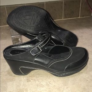 White mountain Clogs sz 7.5w